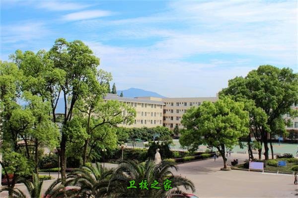 校園風(fēng)光