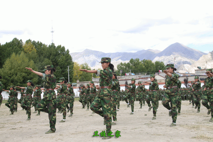 西藏藏醫學院學生軍訓