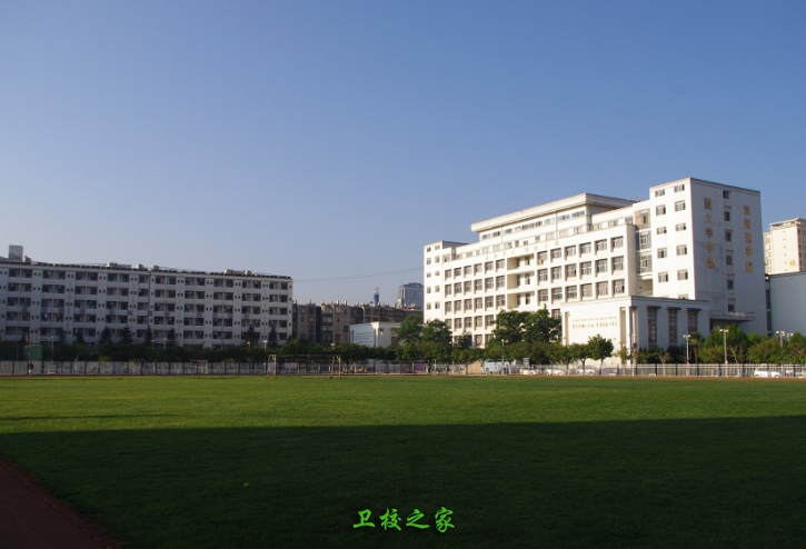 學(xué)校操場