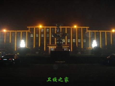 學校夜景