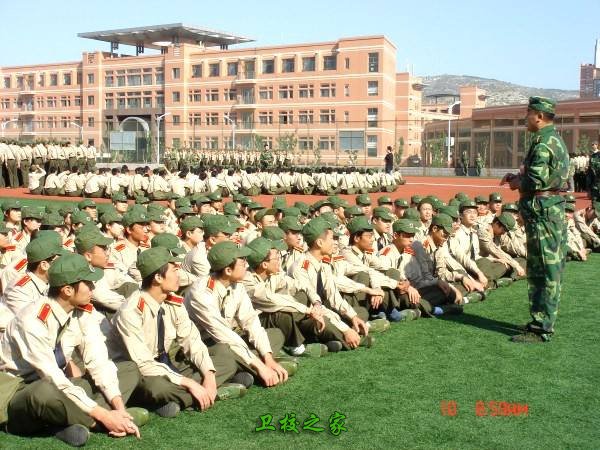 學生軍訓