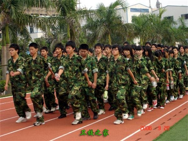 軍訓(xùn)
