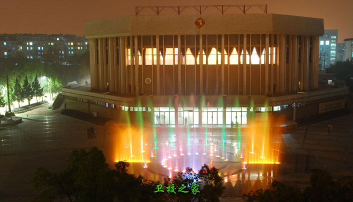 學(xué)校夜景