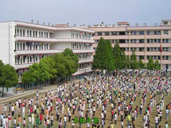 學校學生