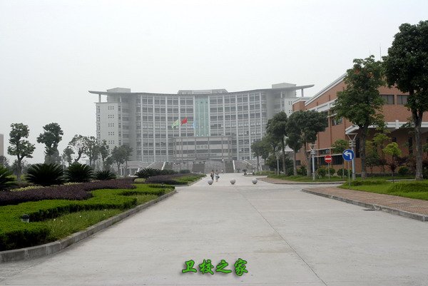 校園環(huán)境